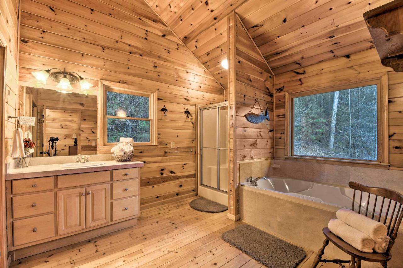 Riverside Ellijay Cabin With Hot Tub And Game Room Exterior foto